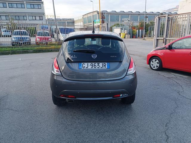 LANCIA Ypsilon 1.0 FireFly 5 porte S&S Hybrid Silver