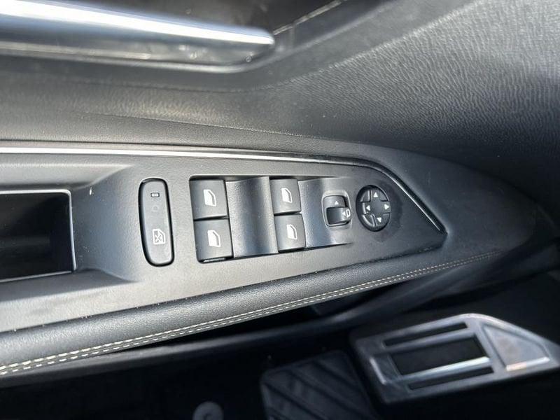 Peugeot 3008 PureTech Turbo 130 GT 18.500 KM!!
