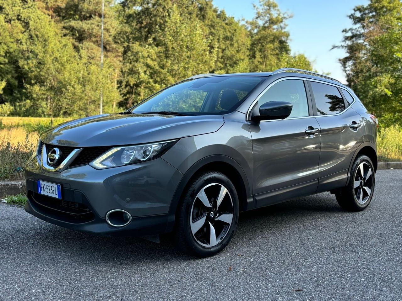 Nissan Qashqai 1.6 dCi 2WD *TETTO*NAVI*AUTO*360CAM