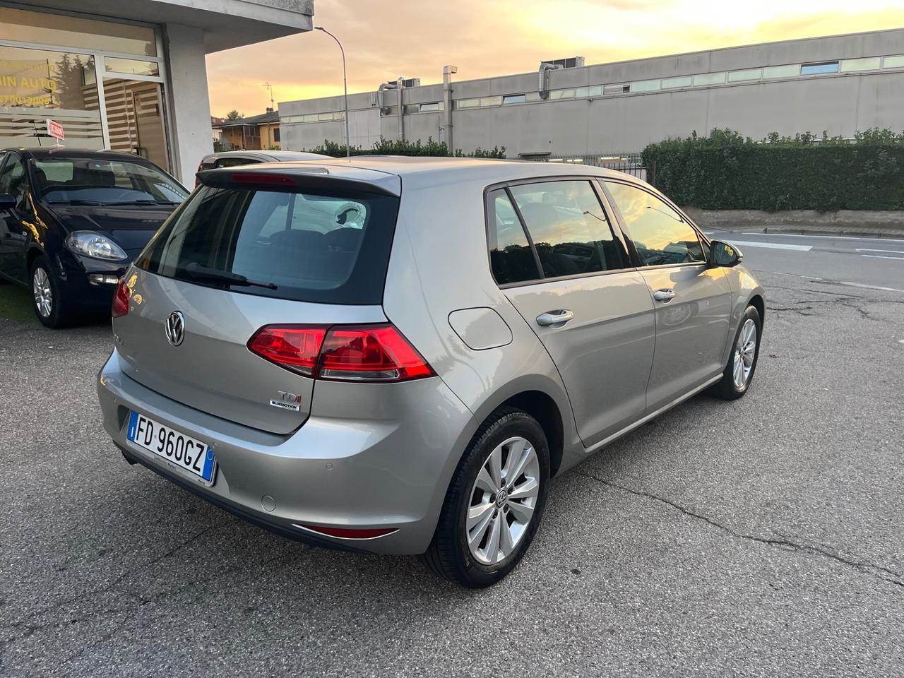 Volkswagen Golf VII/ 1.6TDI/110CV/neopatentati/Euro6B/unico proprietario/5Porte e 5Posti