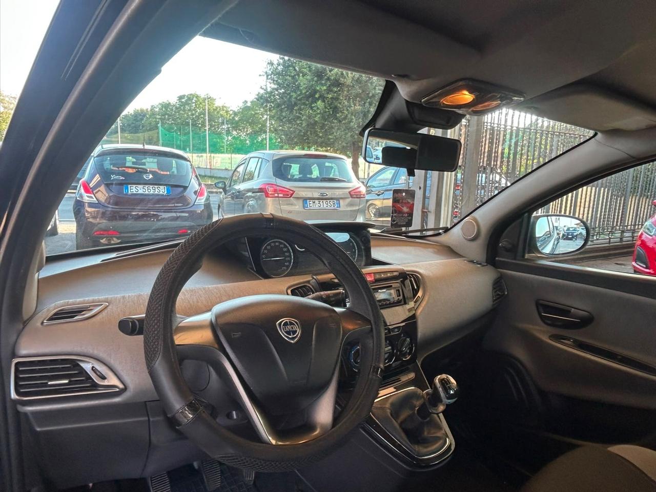 Lancia Ypsilon 1.2 69 CV 5 porte GPL Ecochic Silver
