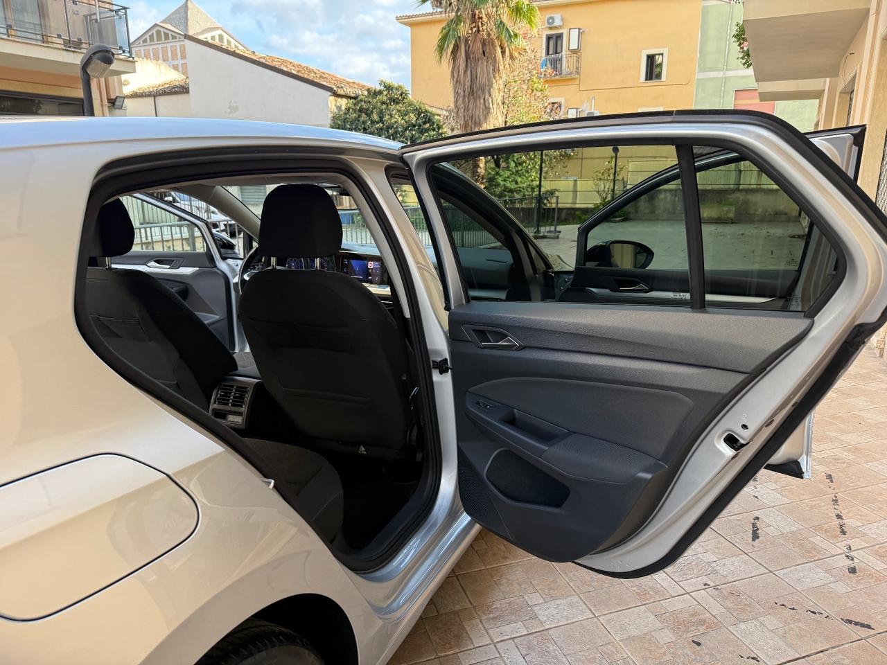 Volkswagen Golf 2.0 TDI 150 CV DSG SCR Style