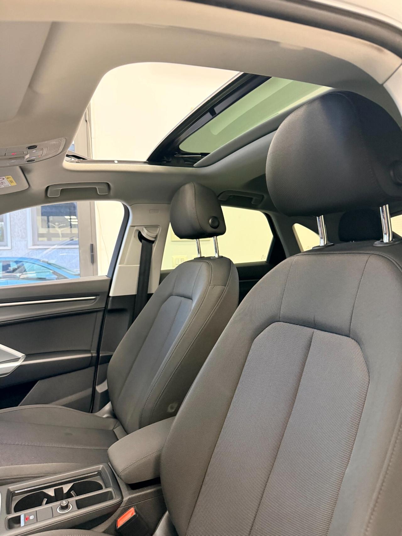 Audi Q3 SPB 40 TDI quattro S tronic 190 C.V CON TETTO APRIBILE,VIRTUAL COCKPIT,APPLE CARPLAY,TELECAMERA