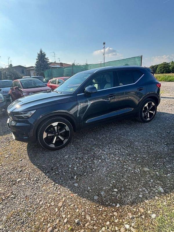 Volvo XC40 D4 IVA DED. * GANCIO TRAINO*