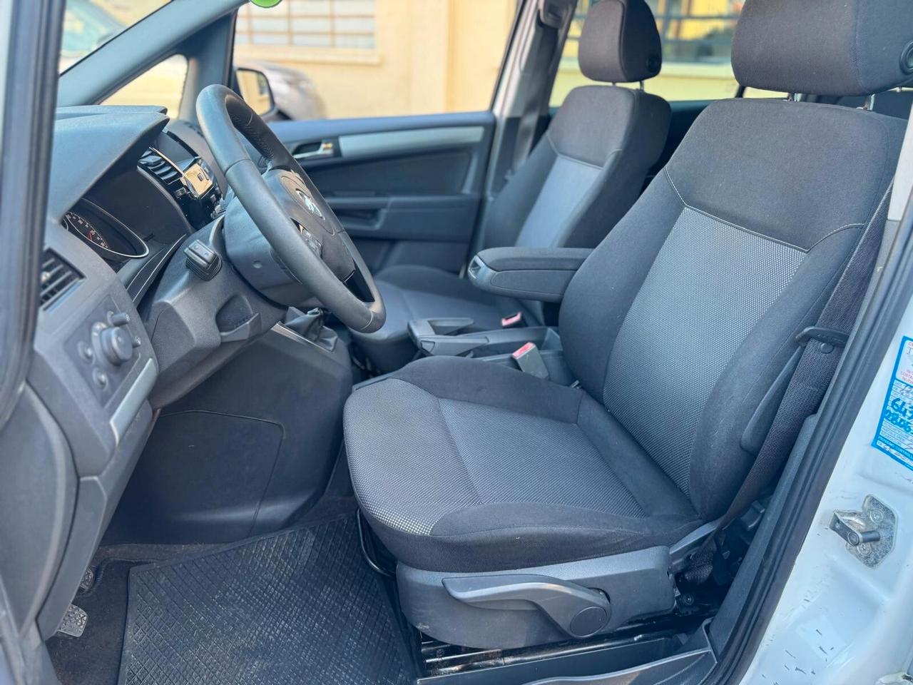 Opel Zafira Anno 2013 1.6 Benz/Metano 7 POSTI