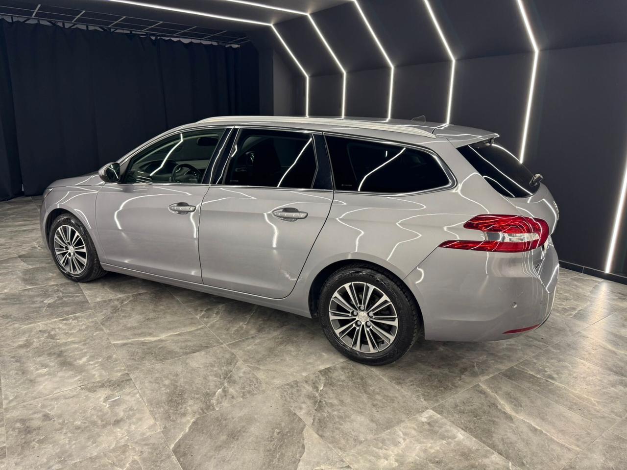 Peugeot 308 BlueHDi 130 S&S EAT8 Allure