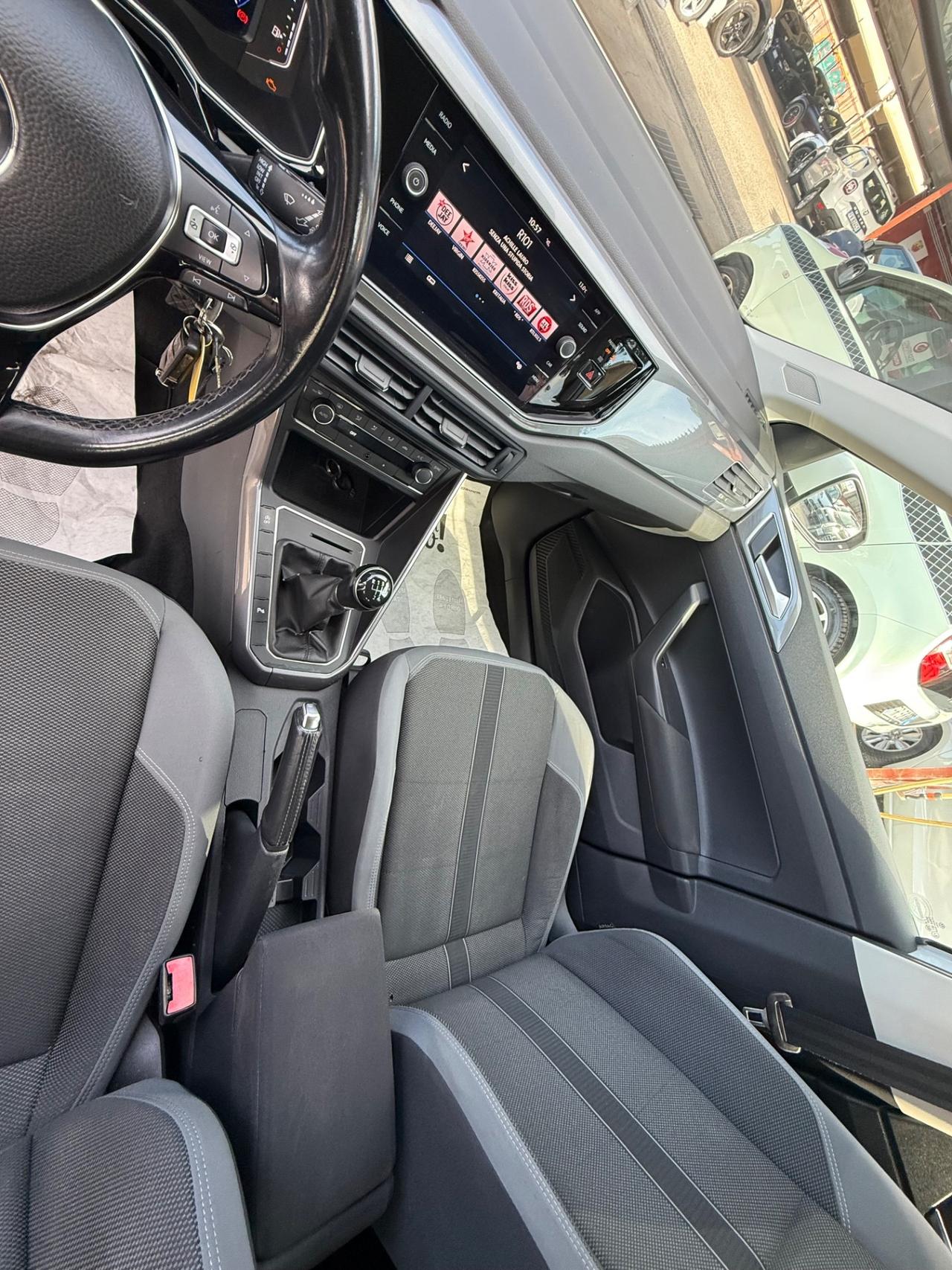 Polo 1.6 TDI R-LINE -unipro-rate-garanzia-permute