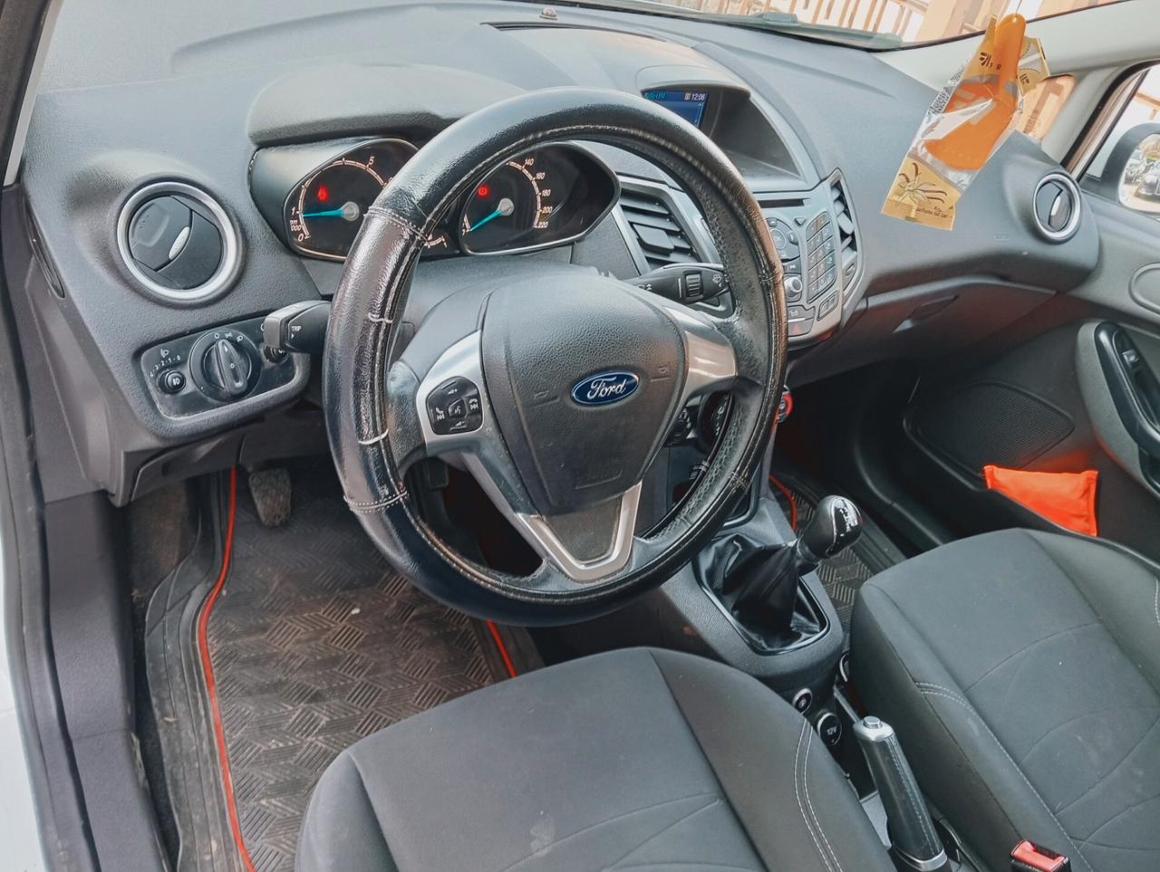 Ford Fiesta 1.4 5p. Bz.- GPL Titanium