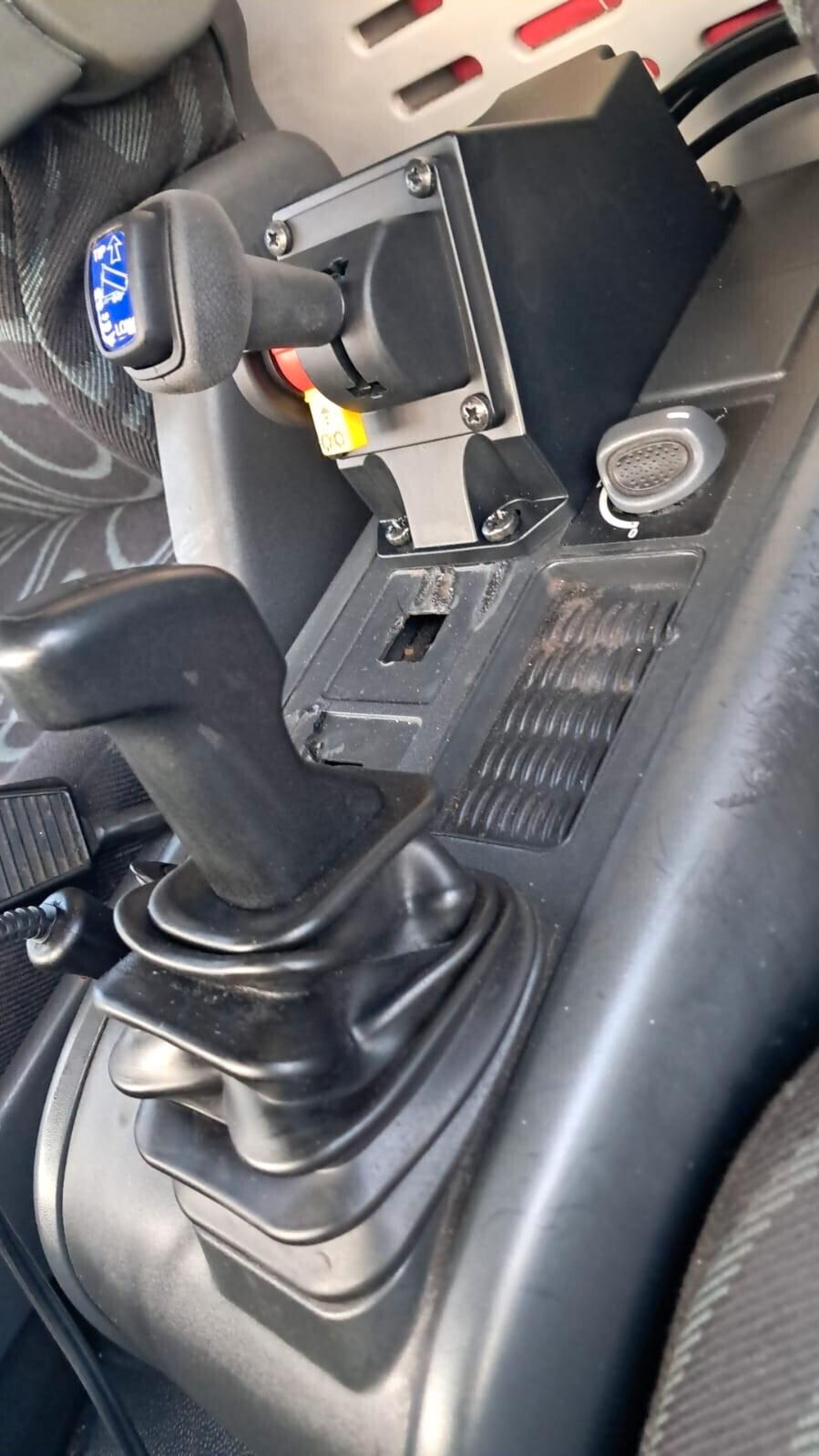 IVECO ML 120E25 - CASSONE RIBALTABILE TRIL. CON GRU DIETRO CABINA - BLOC. DIFF. (C17)