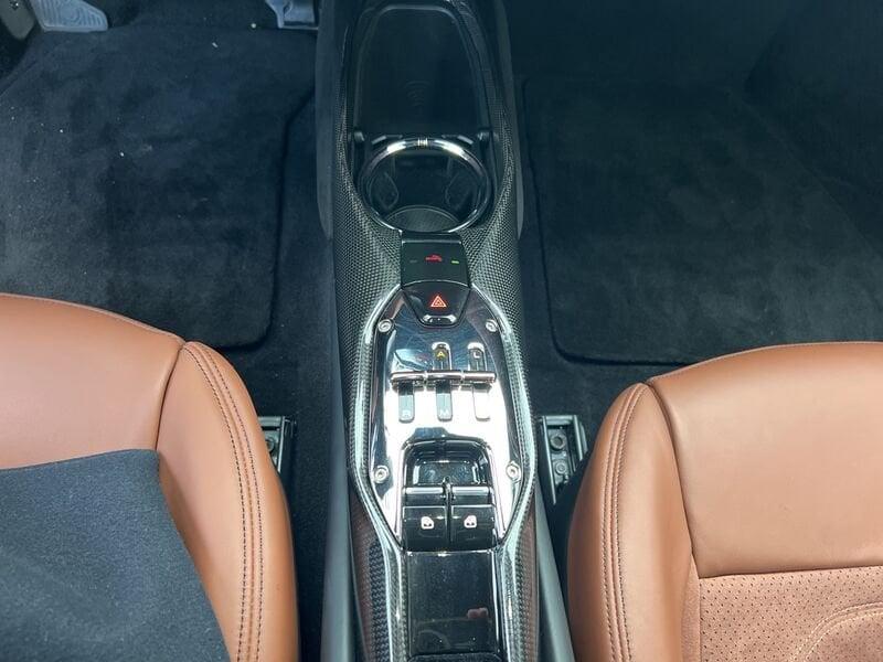 Ferrari 296 GTB 830 CV