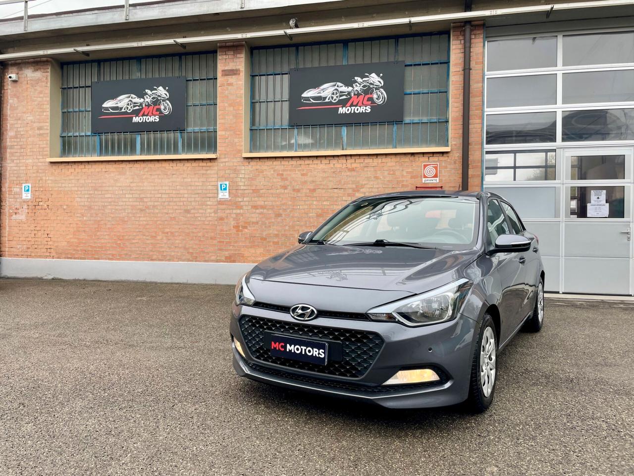 Hyundai i20 BENZINA/GPL - UNICO PROPRIETARIO- TUTTA TAGLIANDATA CON FATTURE