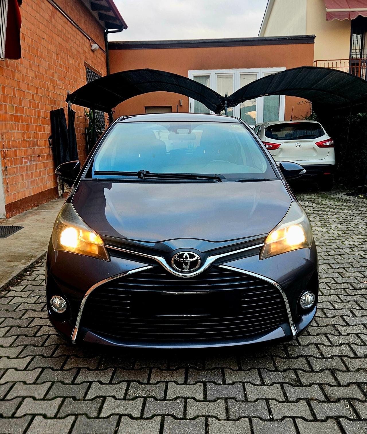 Toyota Yaris 1.0 5 porte Active