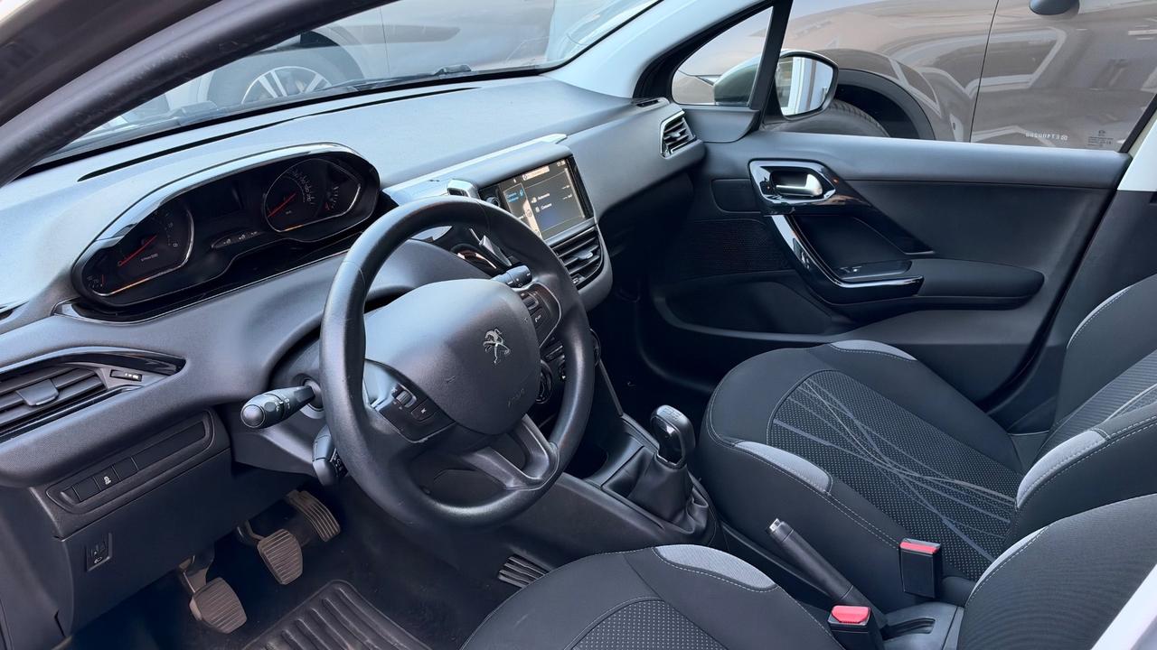 Peugeot 208 1.4 HDi 68 CV 5 porte Allure