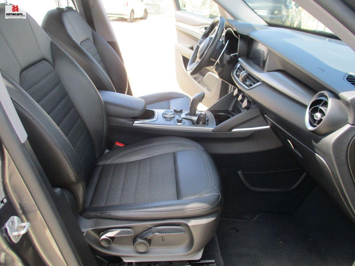 A.R.Stelvio 2.2 T.diesel 190CV AT8 RWD SPRINT 2021