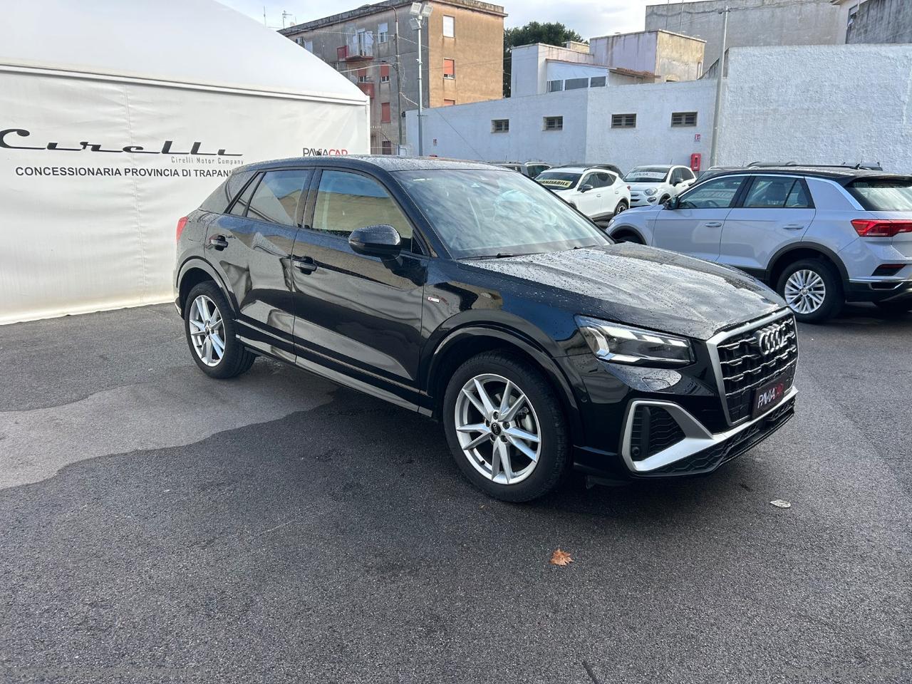 AUDI Q2 35 TFSI S tronic Identity Black