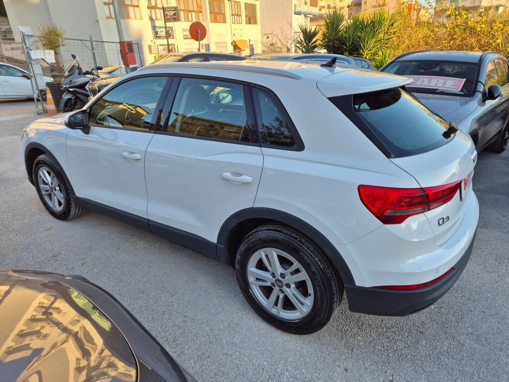Audi Q3 2.0 TDI 150CV S-tronic BUSINESS