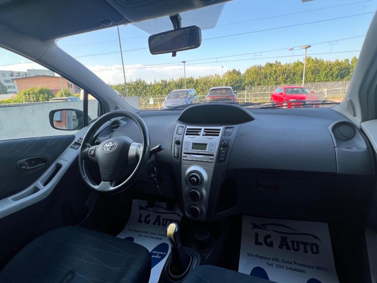 Toyota Yaris 1.0 5 porte Sol