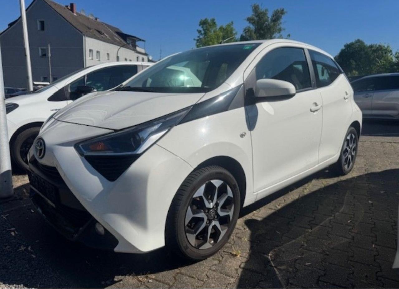 Toyota Aygo 1.0 VVT-i 72 CV 5 porte x-play Manuale
