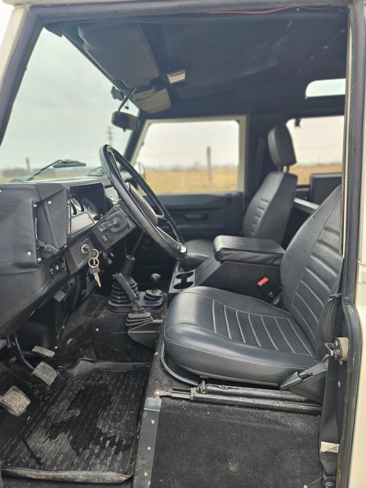 Land Rover Defender 90 turbodiesel Hard-top iscritta ASI