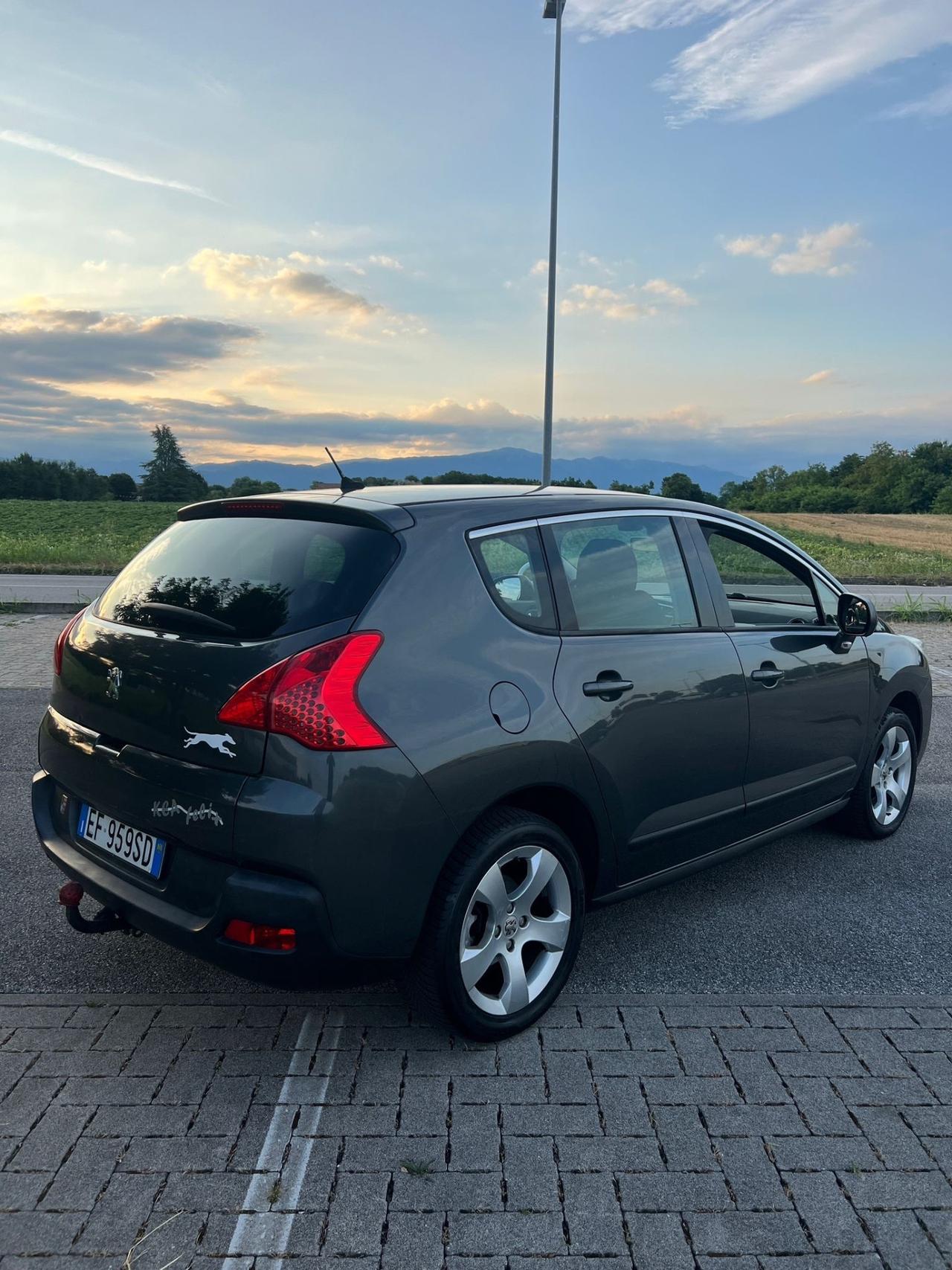 Peugeot 3008 1.6 HDi 110CV cambio robotizzato Tecno