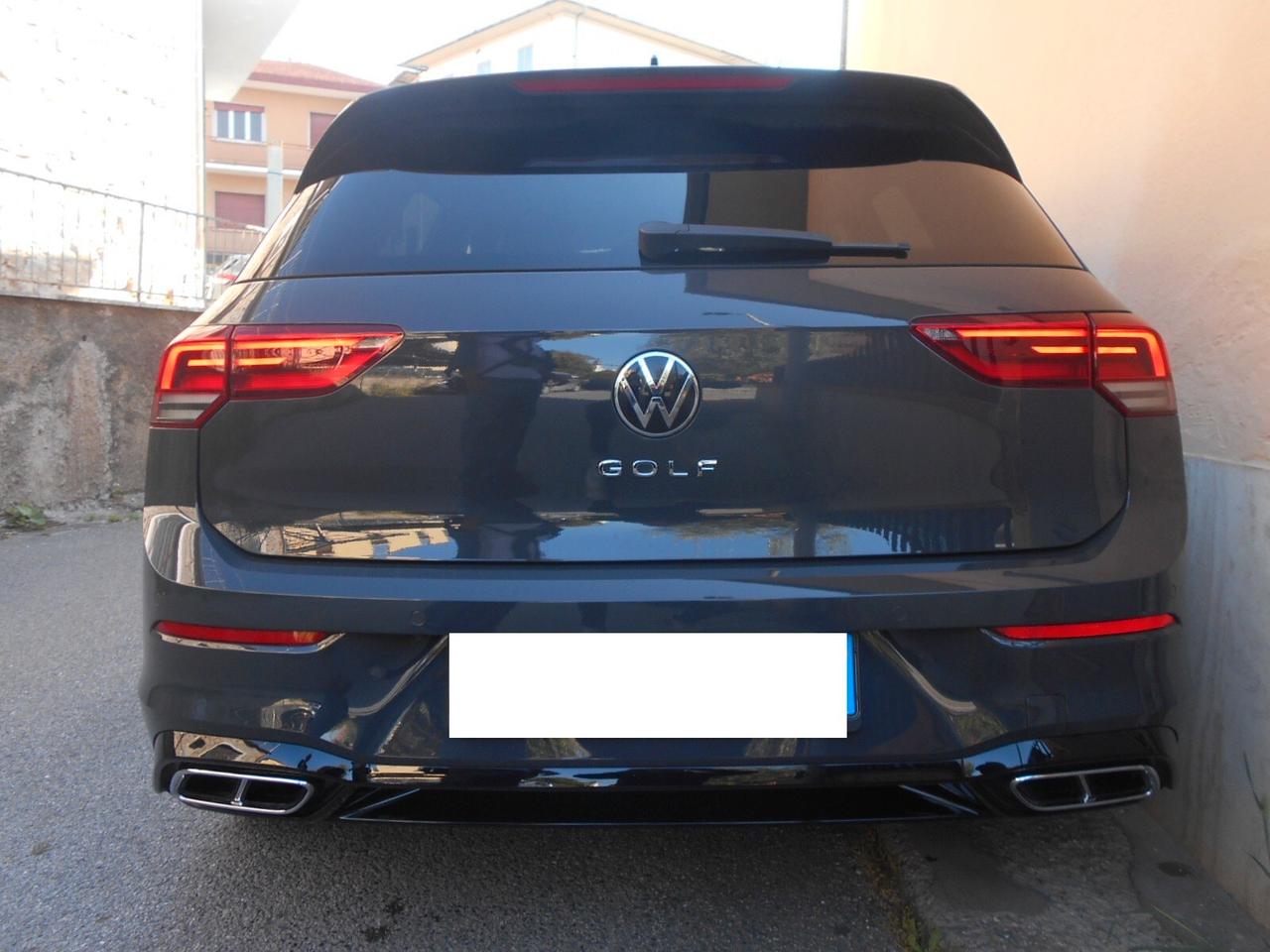 Volkswagen Golf versione R