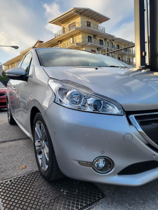 PEUGEOT 208 PureTech 82 5 porte Allure