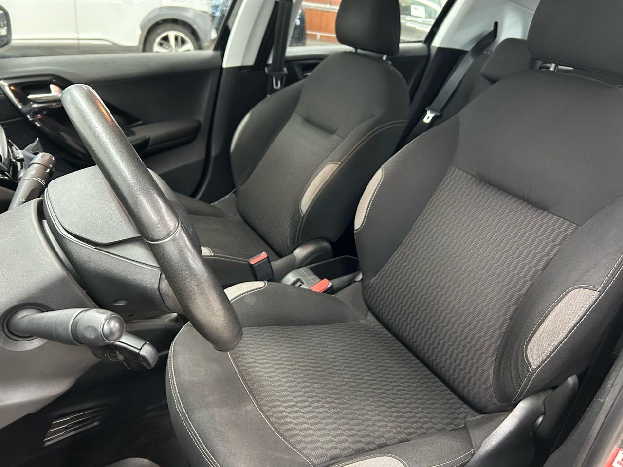 Peugeot 208 PureTech 82 5 porte Allure