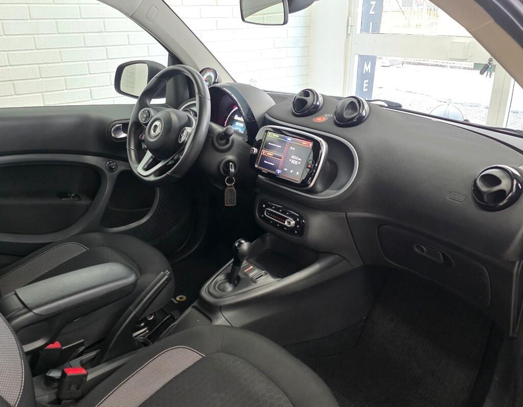 Smart ForTwo EQ elettrica cabrio Passion
