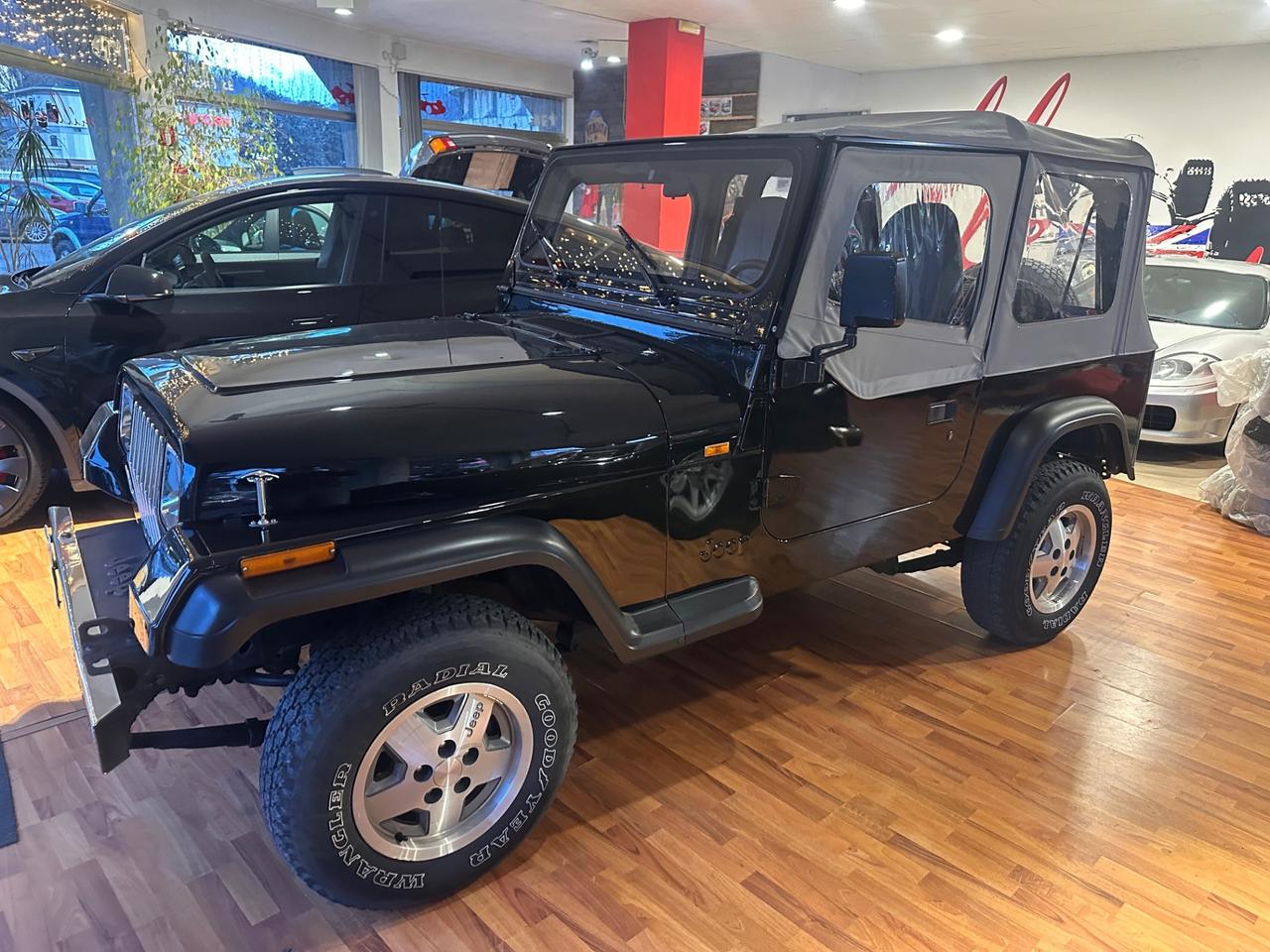 Jeep Wrangler 2.5 cat Soft top (EU)