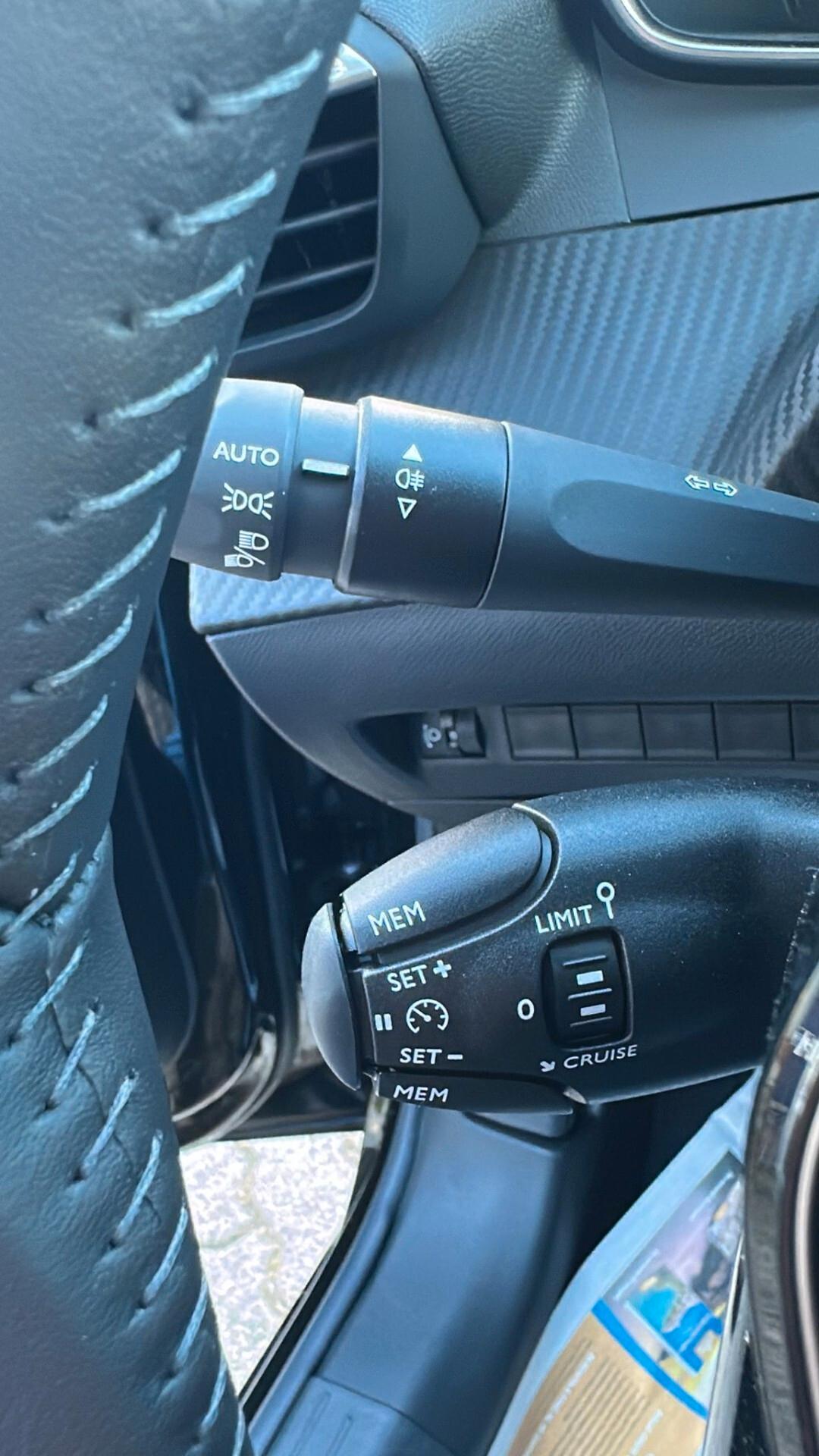 Peugeot 208 PureTech 100 Stop&Start 5 porte Allure