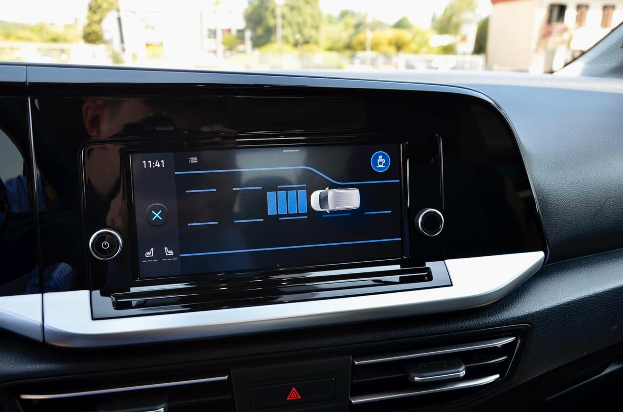 FORD TOURNEO CONNECT TITANIUM 1.5 114cv 7 POSTI, IVA COMPRESA, GARANZIA UFF FORD, UNICOPROPRIETARIO, UFF ITALIANA, EURO 6D, GANCIO TRAINO, APPLE ANDROID, PERMUTE