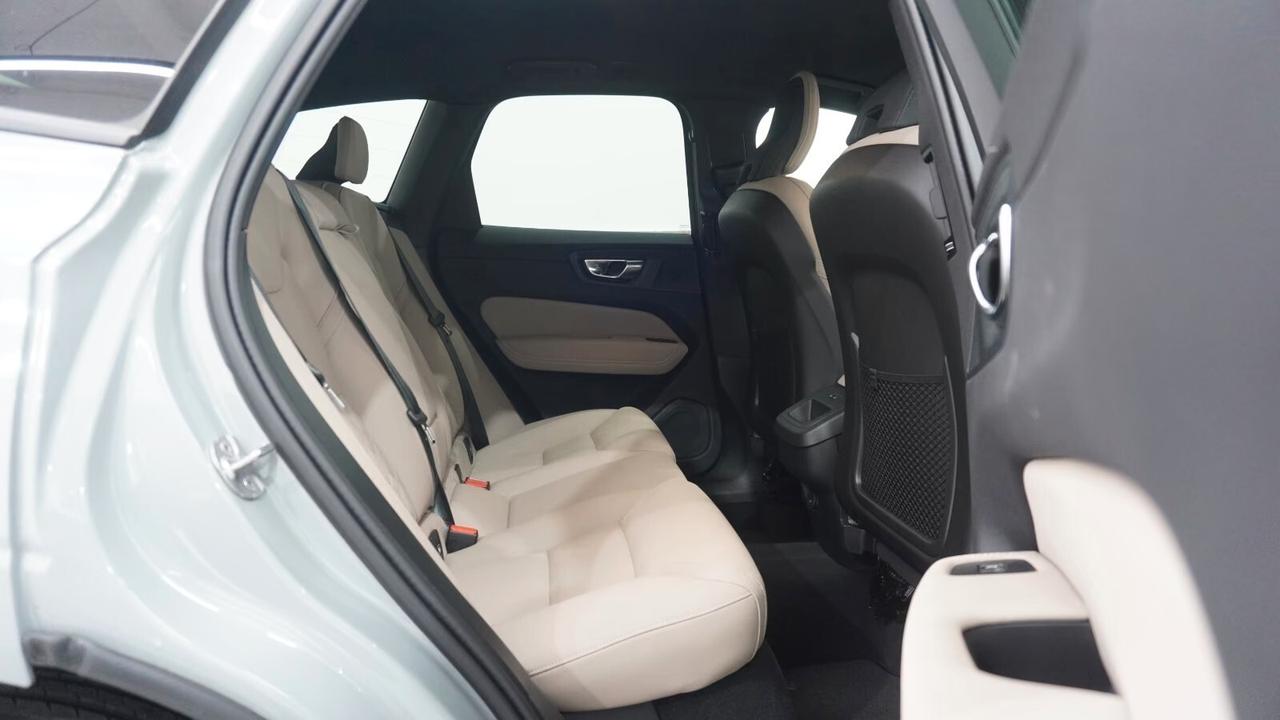 Volvo XC60 B5 Core AWD NewMod PilotAssist