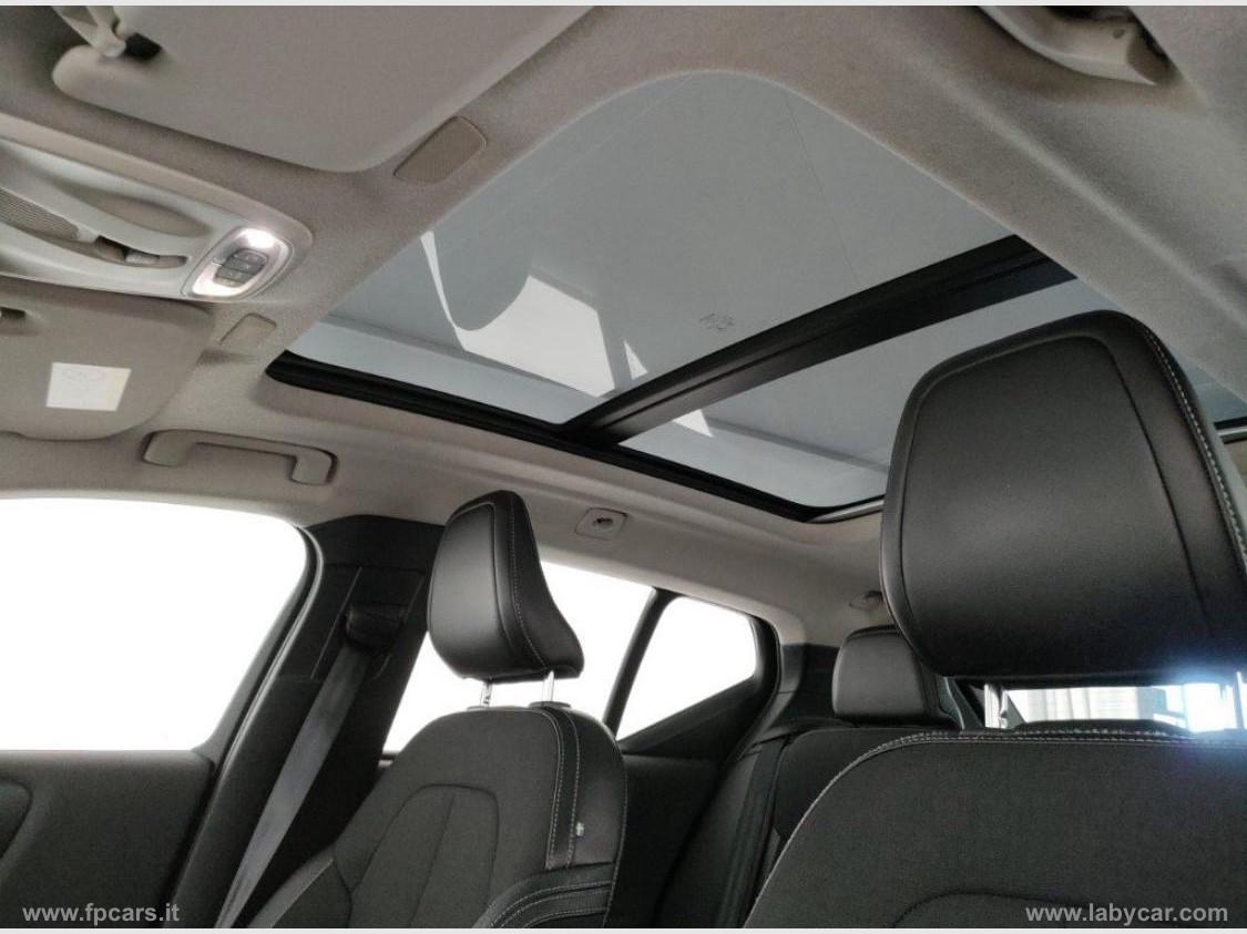 VOLVO XC40 D3 Geartronic R-design TETTO APRIBILE
