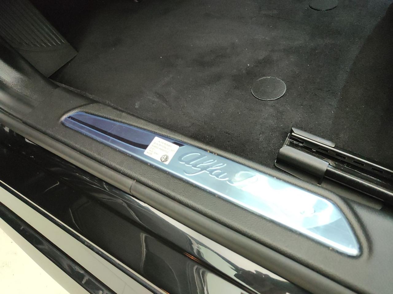 ALFA ROMEO Giulia 2023 2.2 TD 160CV SPRINT AT8