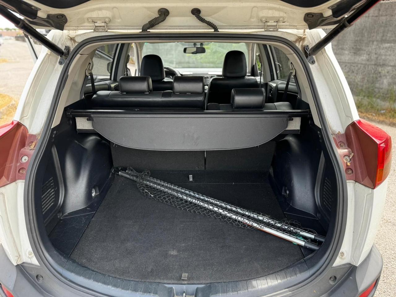 Toyota RAV 4 RAV4 2.2 D-CAT A/T 4WD Lounge