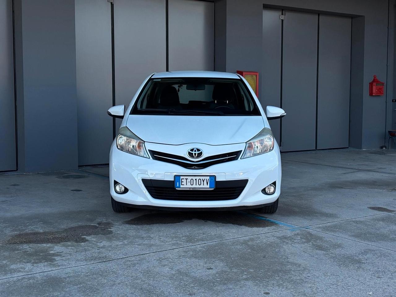 Toyota Yaris 1.0 5 porte Lounge