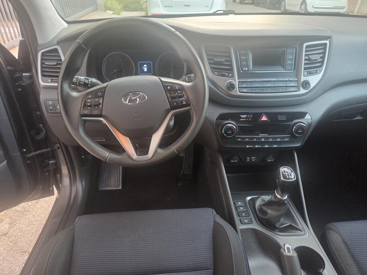 HYUNDAI TUCSON 1.7 CRDI 115 CV ANNO 2015 KMCERTIF