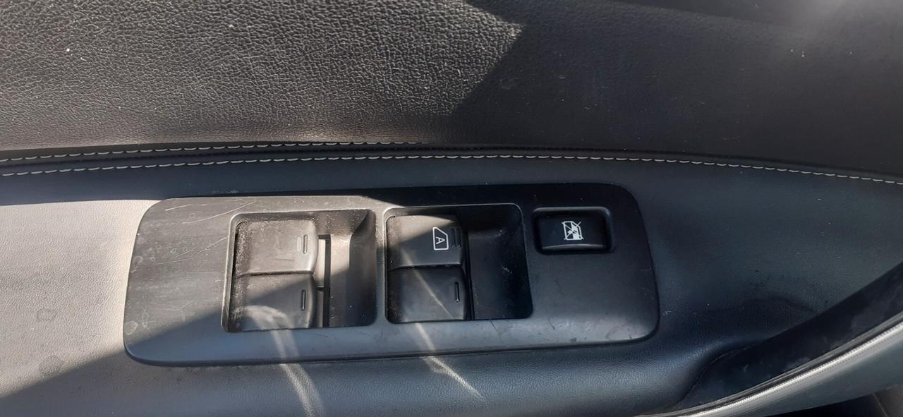 Nissan Qashqai 2008 - 2.0 dCi 4WD Lb automobili