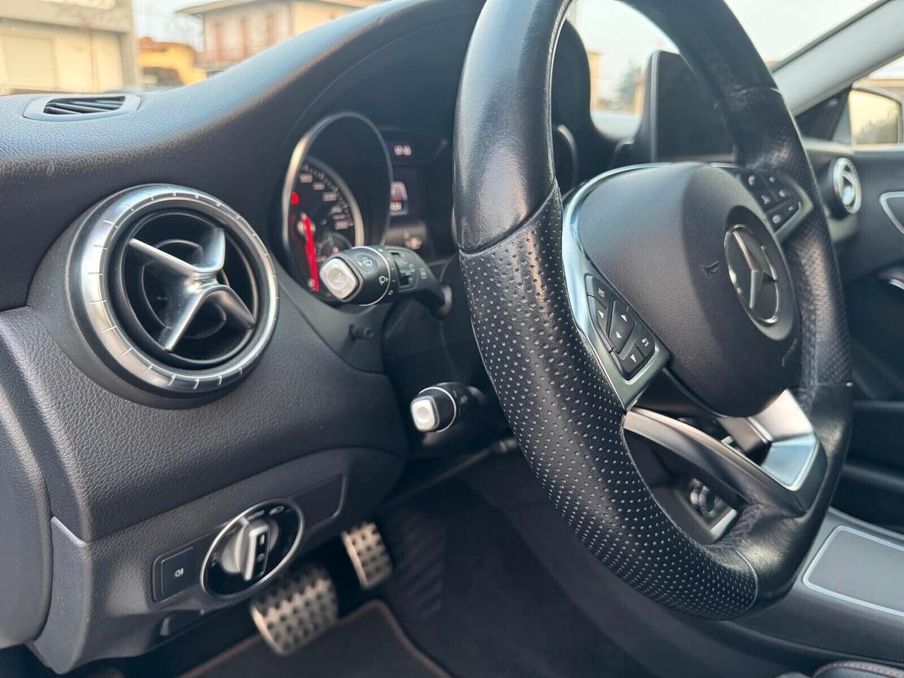 Mercedes-benz CLA 200 d S.W. 4Matic Automatic Business NEOPATENTATI