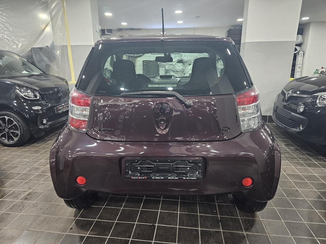 NUOVA TOYOTA iQ 1.0 VVT-i SOL 68CV BLACK LINE