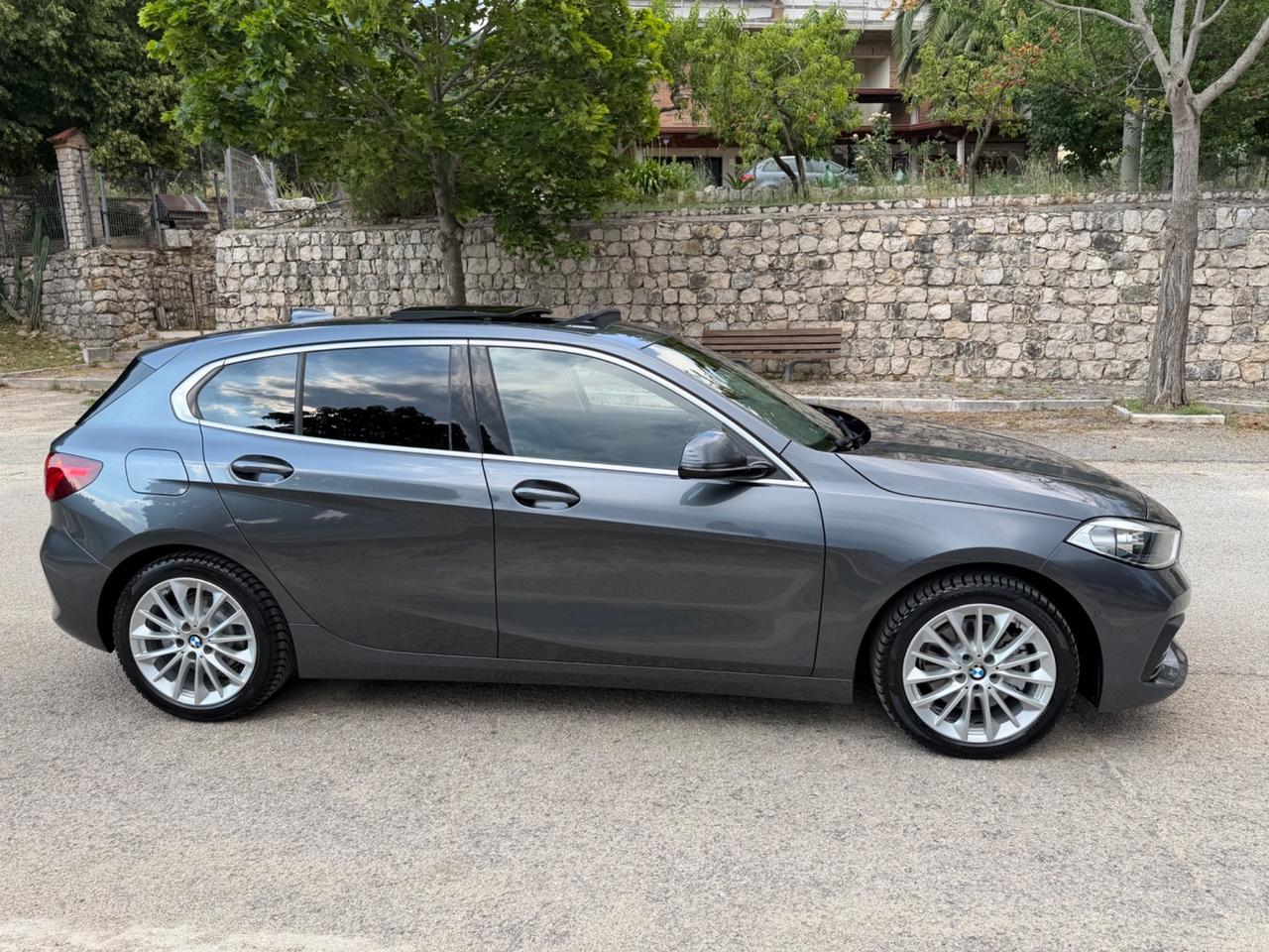 Bmw 116 116d 5p. Business Advantage