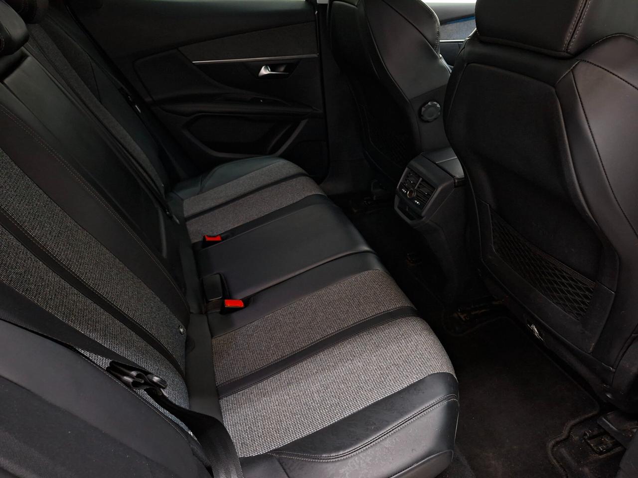 Peugeot 3008 Allure 1.6 BlueHDi 120cv