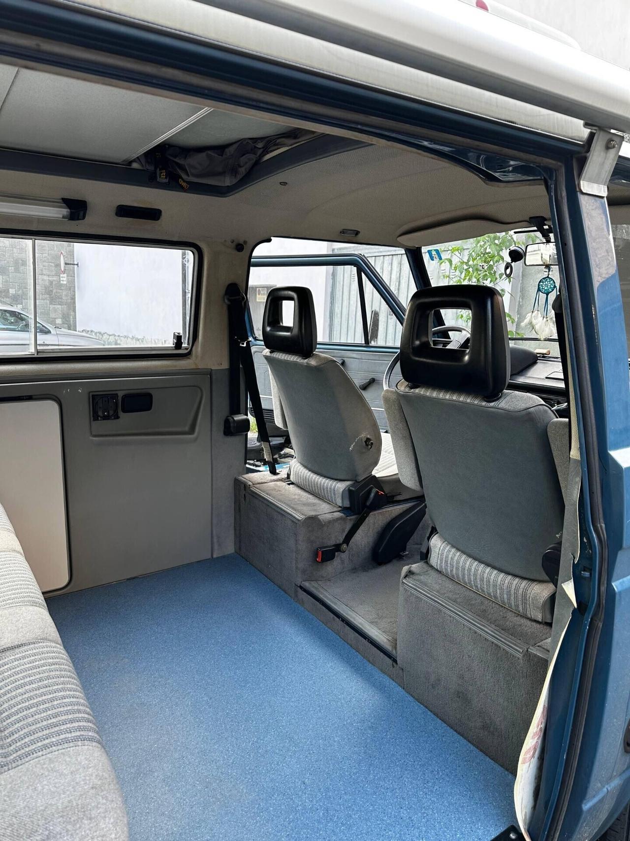 Volkswagen T3 MULTIVAN - 6 POSTI