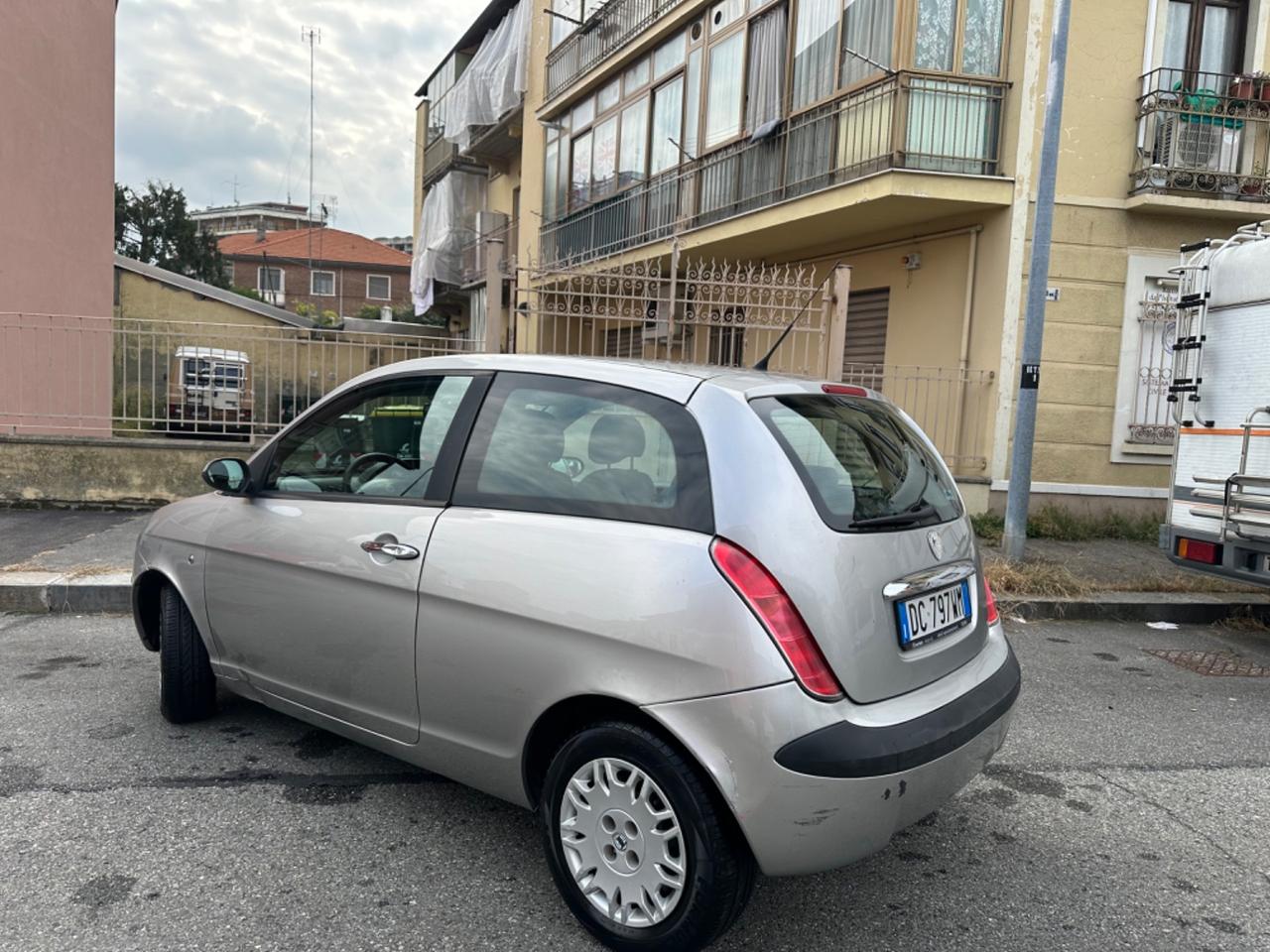 Lancia Ypsilon 1.2 Argento pochi km