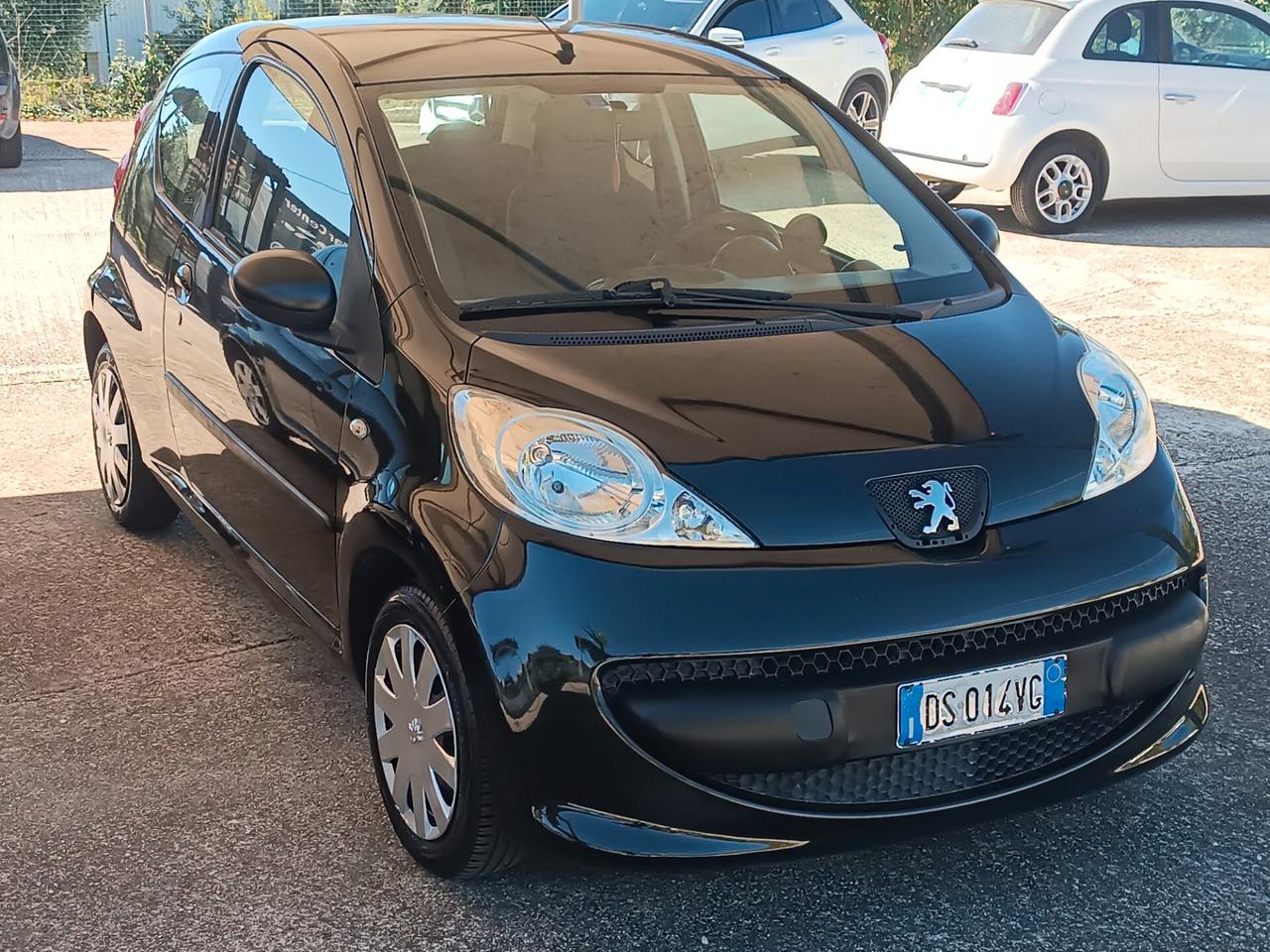 Peugeot 107 1.0 Aut Uni Pro Gar Rate