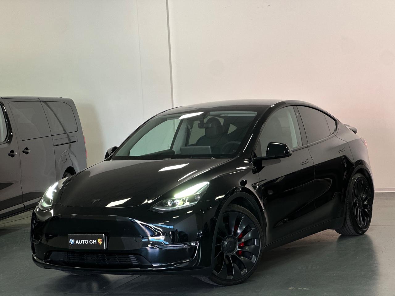 Tesla Model Y AWD Performance