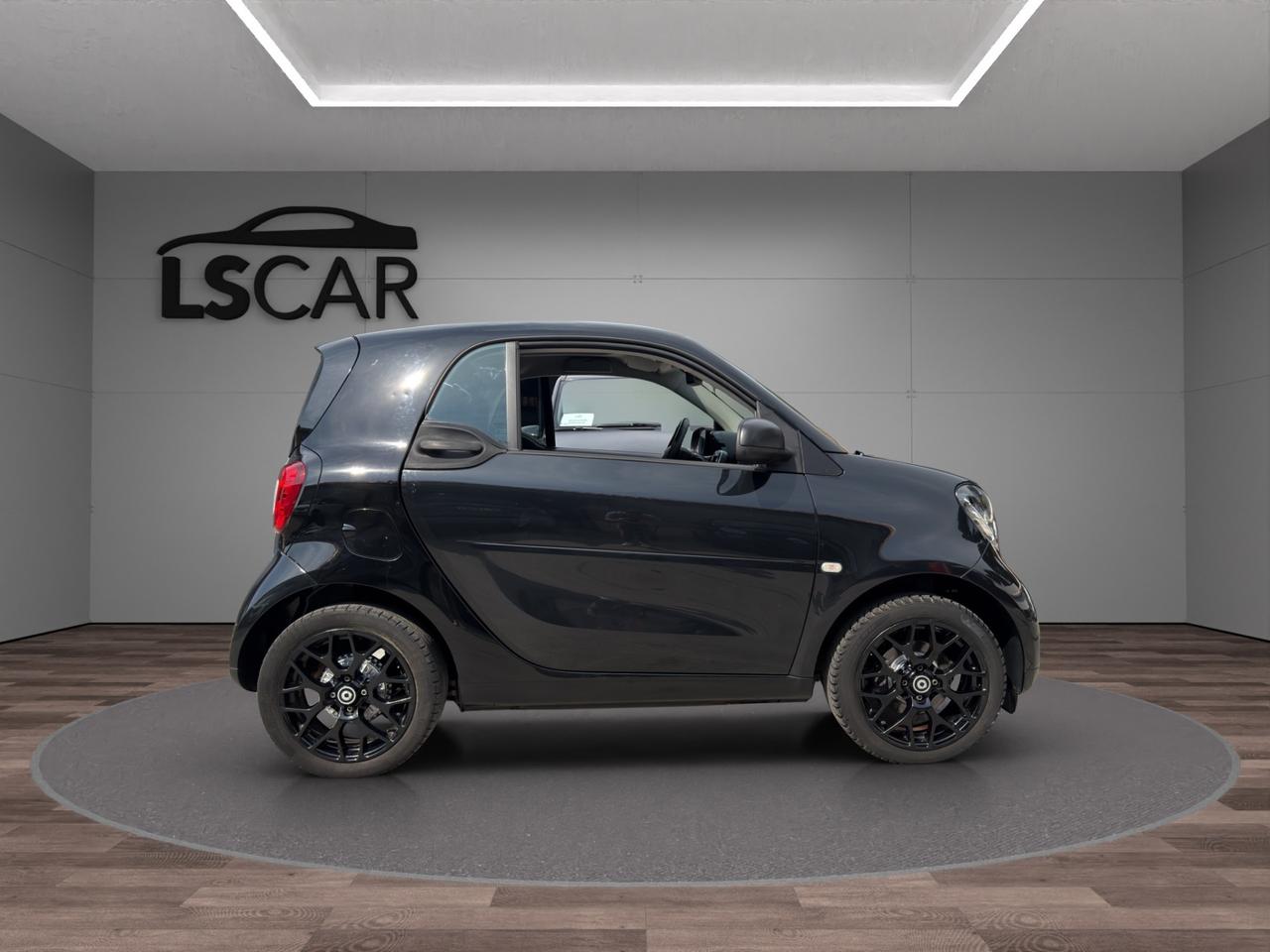 Smart fortwo coupe 0.9 Passion Turbo 90cv - Unico proprietario - Sedili riscaldabili - Cerchi in lega - Luci Led - Tetto panoramico - Schermo touch
