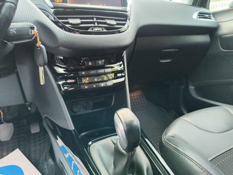 Peugeot 2008 PureTech Turbo 110 S&S Black Matt