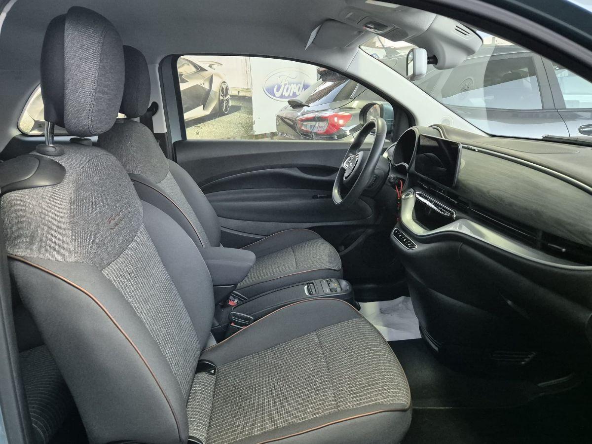 FIAT - 500 E - 500 La Prima Berlina