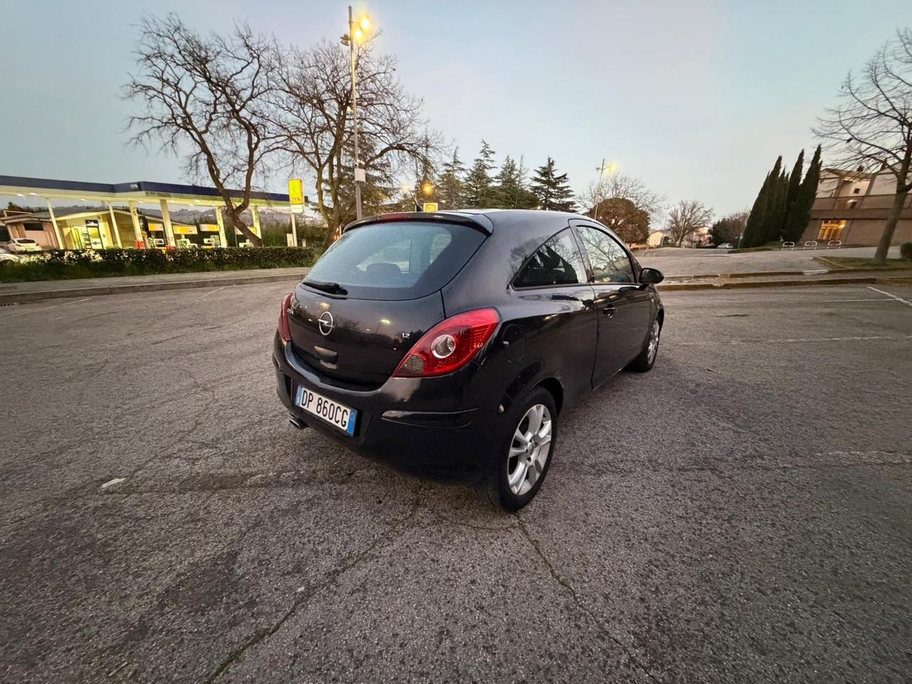 Opel Corsa 1.2 3 porte Sport